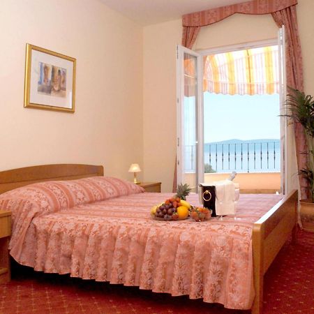Aparthotel Villa Mozart Podgora Eksteriør billede